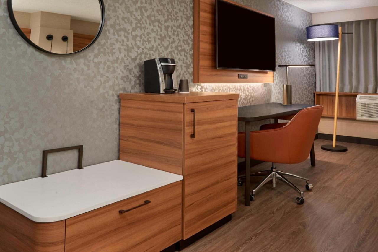 แฟร์ฟิลด์ บาย แมริออท มอนทรีออล ดาวน์ทาวน์ Hotel มอนทรีอัล ภายนอก รูปภาพ