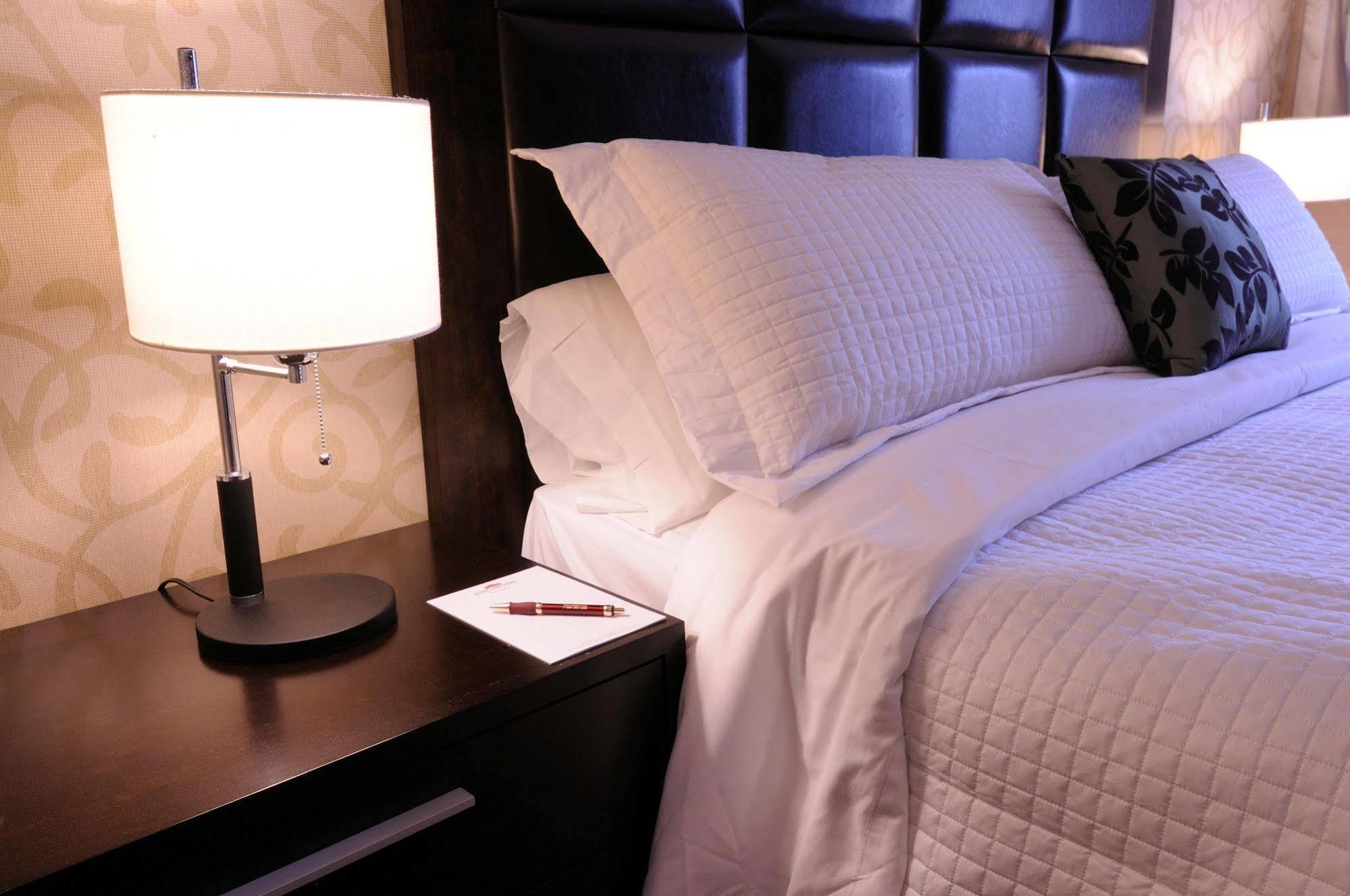 แฟร์ฟิลด์ บาย แมริออท มอนทรีออล ดาวน์ทาวน์ Hotel มอนทรีอัล ภายนอก รูปภาพ
